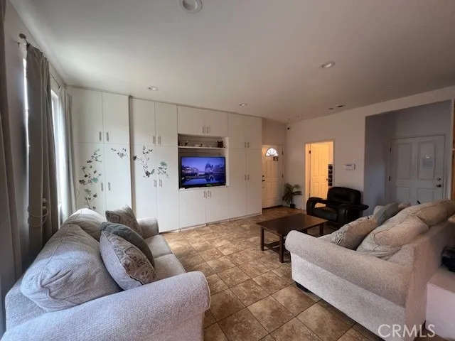13280 Dronfield Avenue 19, Sylmar, California 91342 — photo 5