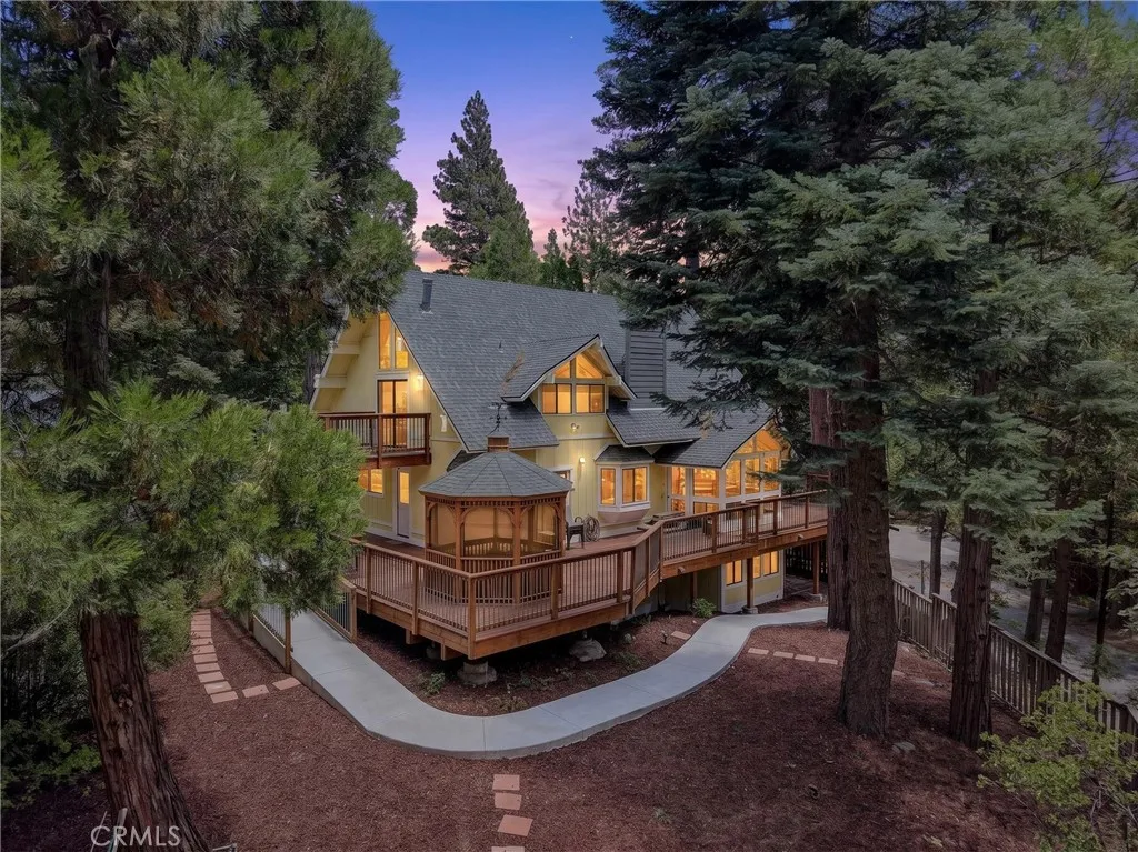 27427 Pinewood