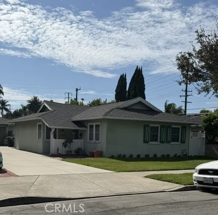 Bungalow with free standing garage left back deep lot