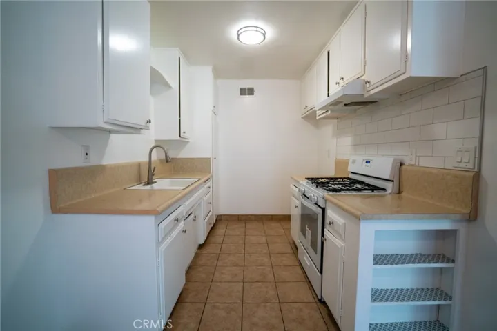 2127 E Almont Avenue, Anaheim, California 92806