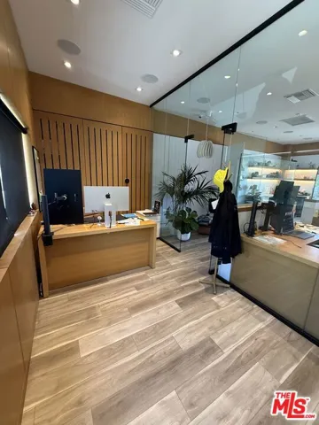 7773 W Sunset Boulevard E-f, Los Angeles, California 90046