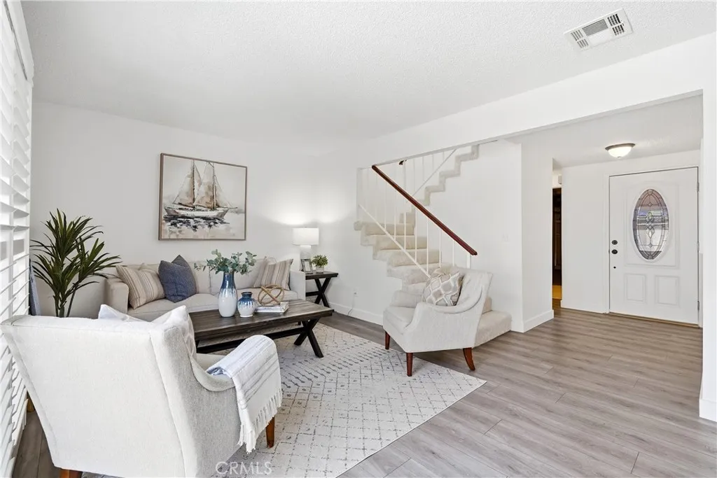 321 W Hermitage, Azusa, California 91702 — photo 5
