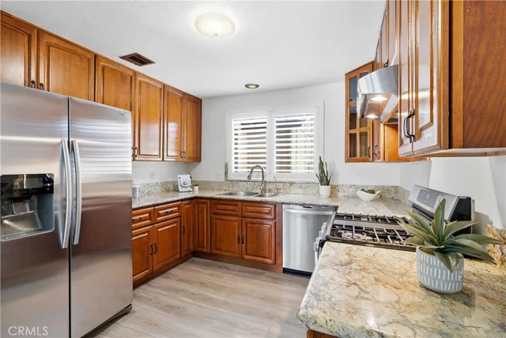 321 W Hermitage, Azusa, California 91702