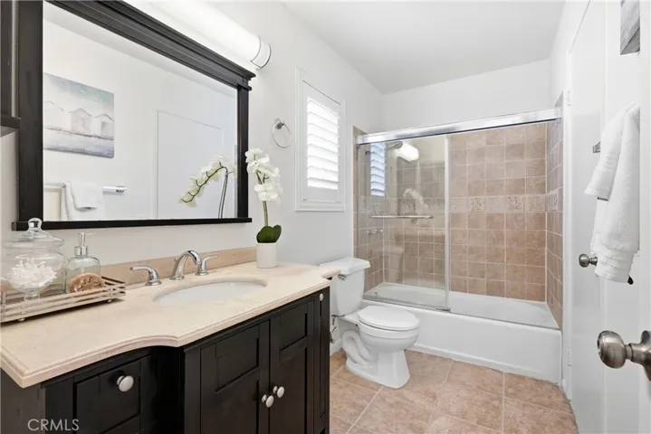 321 W Hermitage, Azusa, California 91702