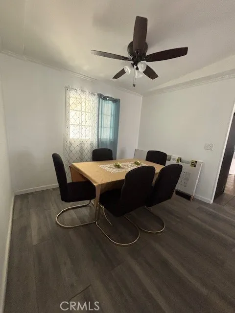 Dining Area Dining Area