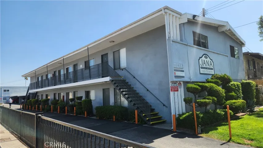 5029 Santa Ana, Cudahy, California 90201
