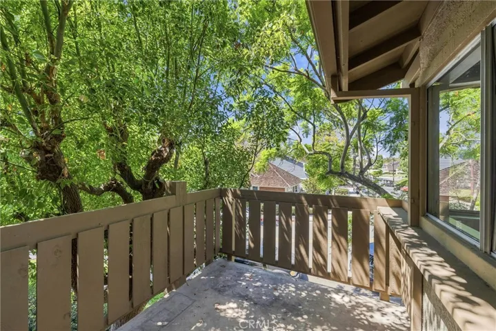 Front balcony/Patio