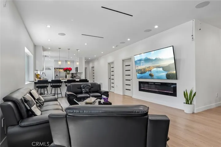 4432 Melbourne Avenue, Los Angeles, California 90027