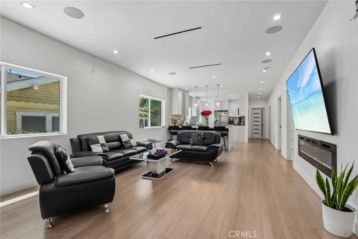 4432 Melbourne Avenue, Los Angeles, California 90027