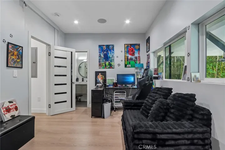 4432 Melbourne Avenue, Los Angeles, California 90027