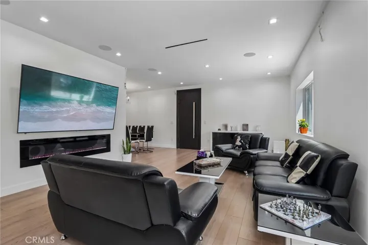 4432 Melbourne Avenue, Los Angeles, California 90027