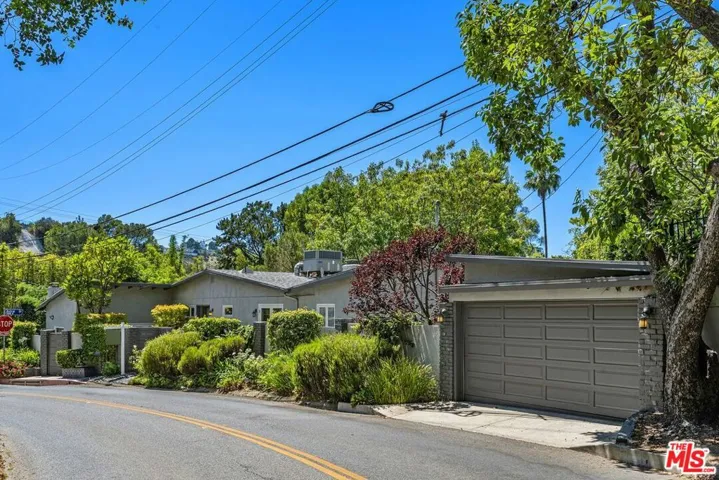 2601 Nichols Canyon Road, Los Angeles, California 90046