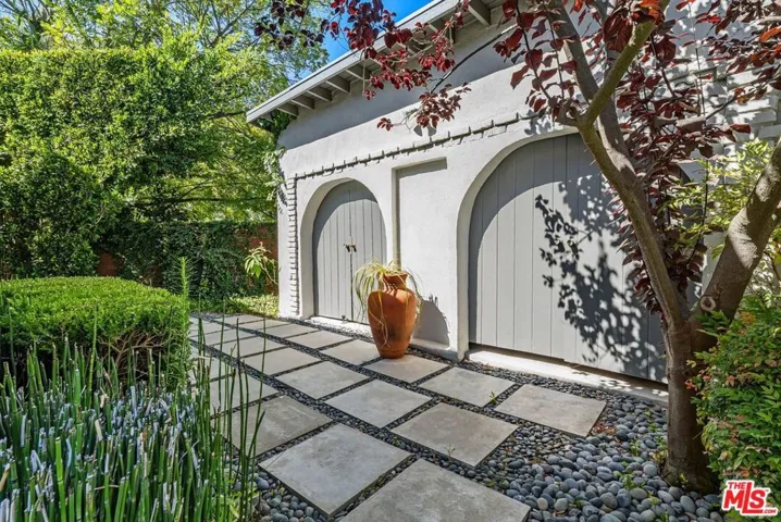 2601 Nichols Canyon Road, Los Angeles, California 90046