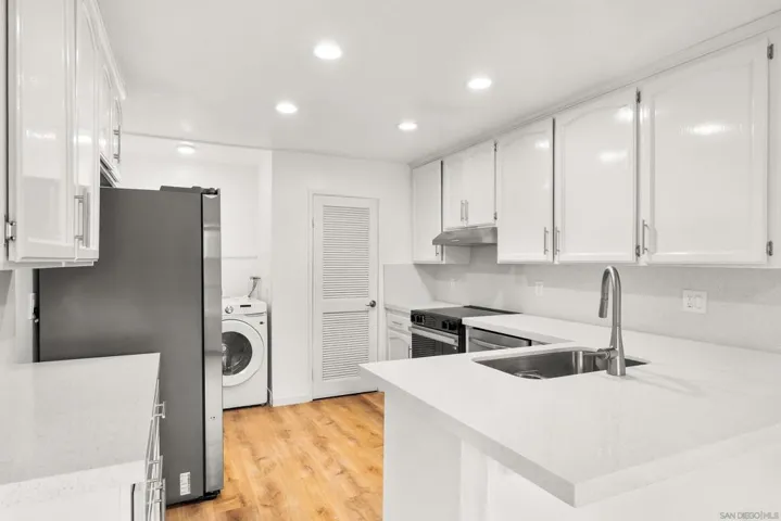 2366 Adirondack Row 6, San Diego, California 92139