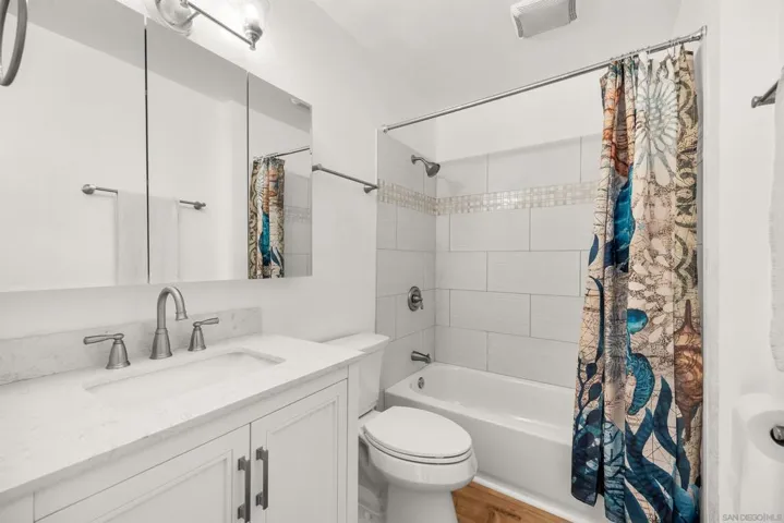 2366 Adirondack Row 6, San Diego, California 92139