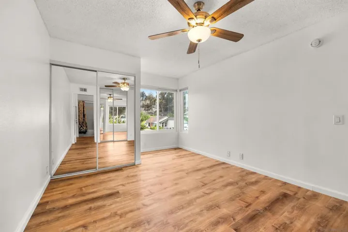 2366 Adirondack Row 6, San Diego, California 92139