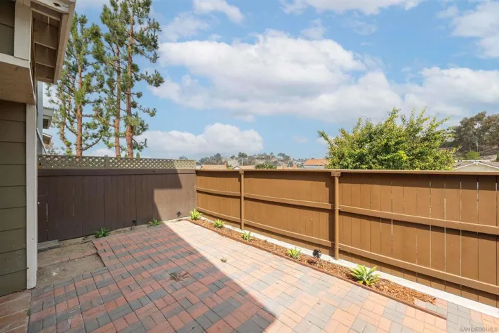 2366 Adirondack Row 6, San Diego, California 92139