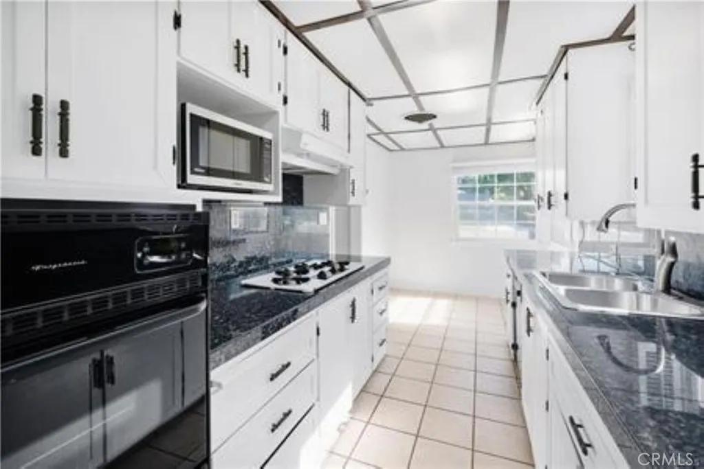 15235 La Maida, Los Angeles, California 91403 — photo 4