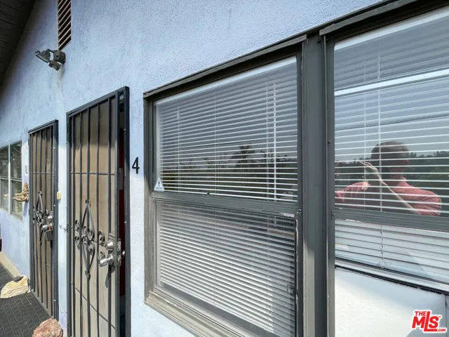 2986 Waverly Drive 4, Los Angeles, California 90039