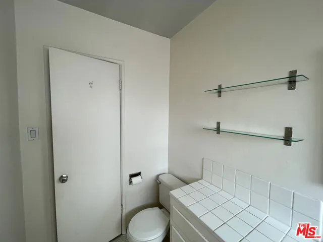 2986 Waverly Drive 4, Los Angeles, California 90039
