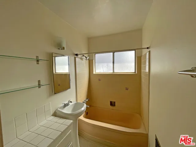 2986 Waverly Drive 4, Los Angeles, California 90039