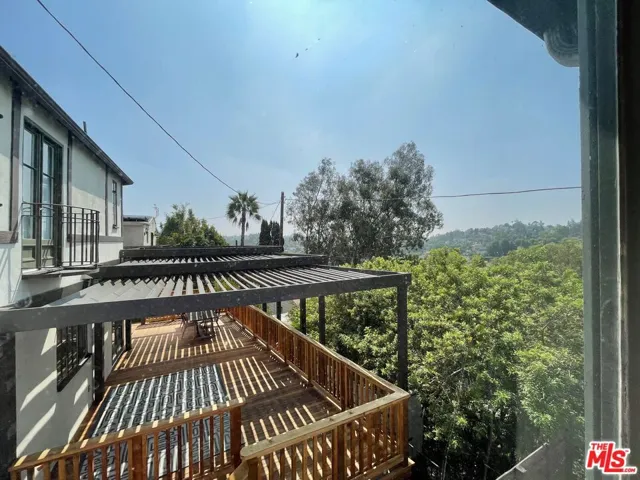 2986 Waverly Drive 4, Los Angeles, California 90039