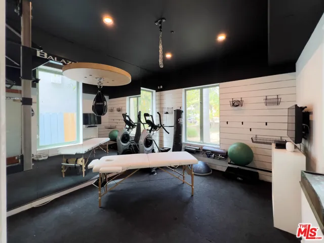 358 11th Street, Santa Monica, California 90402