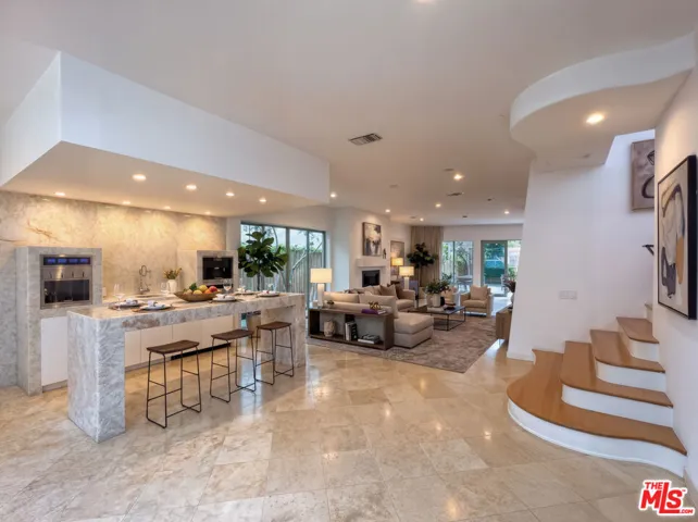 358 11th Street, Santa Monica, California 90402