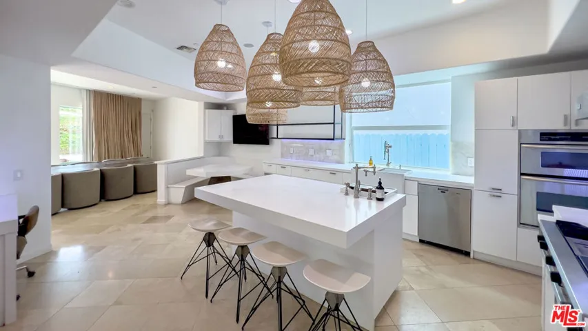 358 11th Street, Santa Monica, California 90402