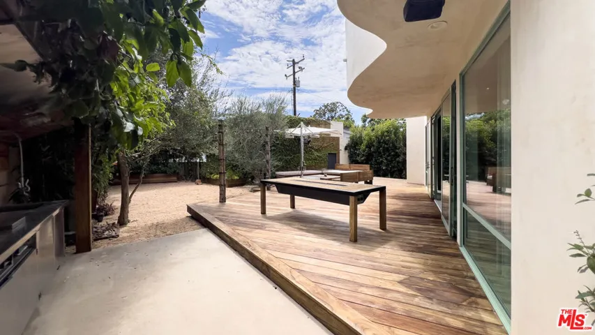 358 11th Street, Santa Monica, California 90402