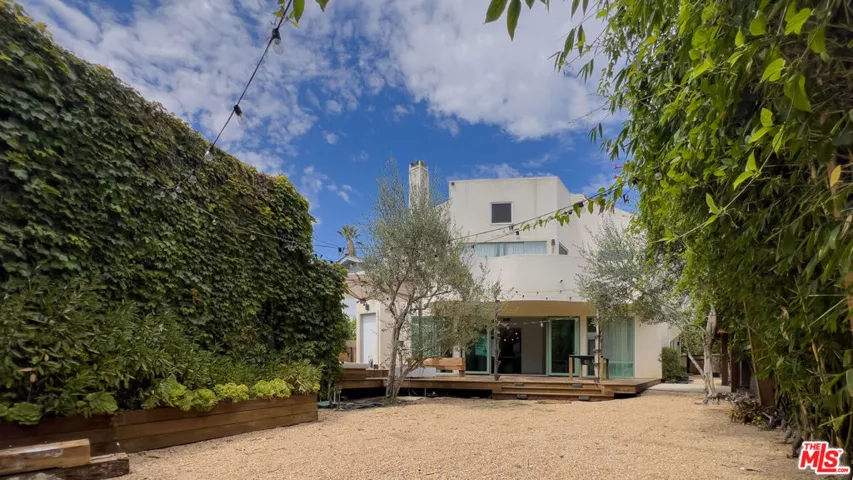 358 11th Street, Santa Monica, California 90402