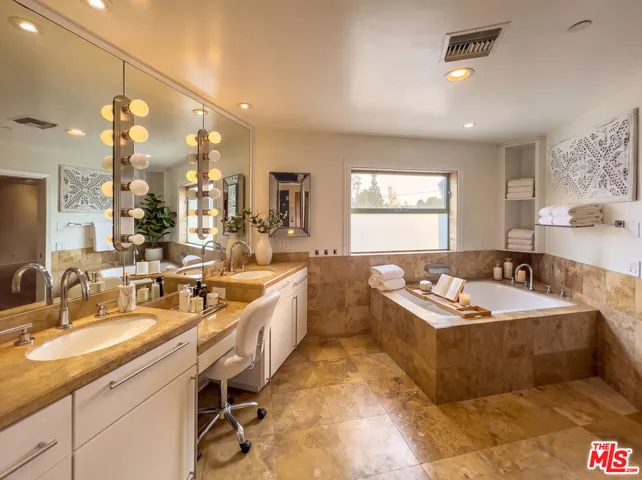 358 11th Street, Santa Monica, California 90402