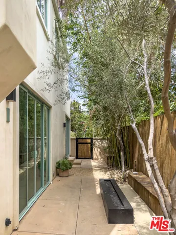 358 11th Street, Santa Monica, California 90402