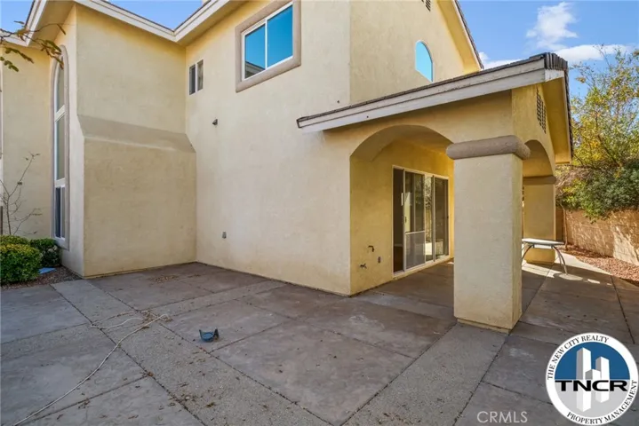 17998 Vista Point, Victorville, California 92395