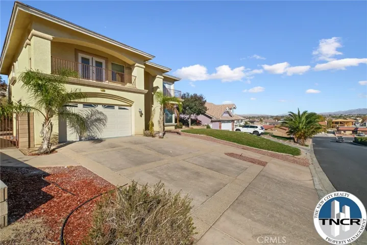 17998 Vista Point, Victorville, California 92395