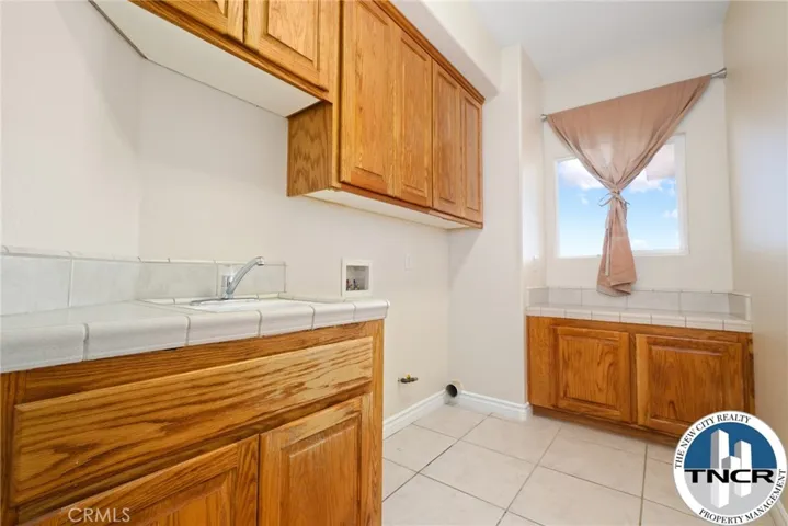 17998 Vista Point, Victorville, California 92395