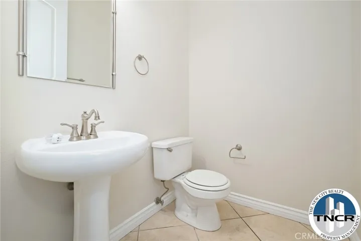 17998 Vista Point, Victorville, California 92395