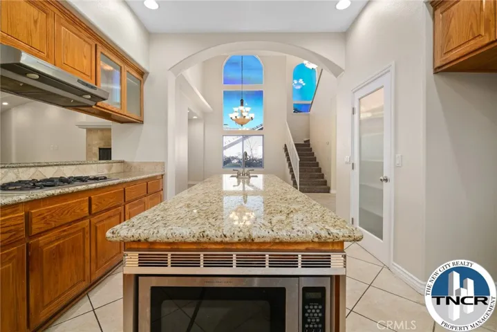17998 Vista Point, Victorville, California 92395