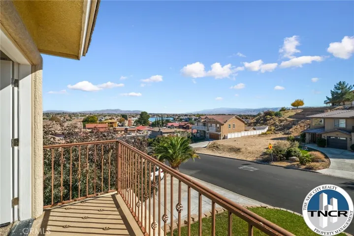 17998 Vista Point, Victorville, California 92395