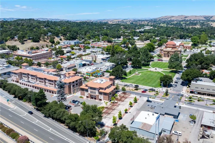 The home is walking distance to Atascadero's booming downtown area which has restaurants, shopping and tasting rooms to keep you busy.