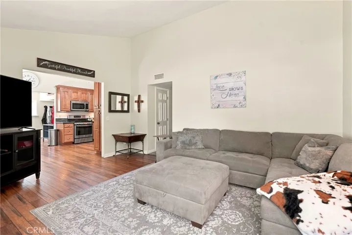 Continuous flow between the rooms makes everyday living and entertaining a breeze.