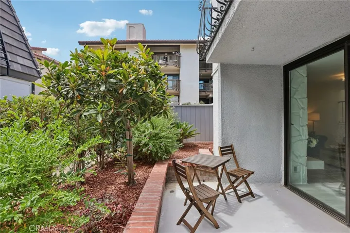 8105 Redlands Street 107, Playa Del Rey, California 90293