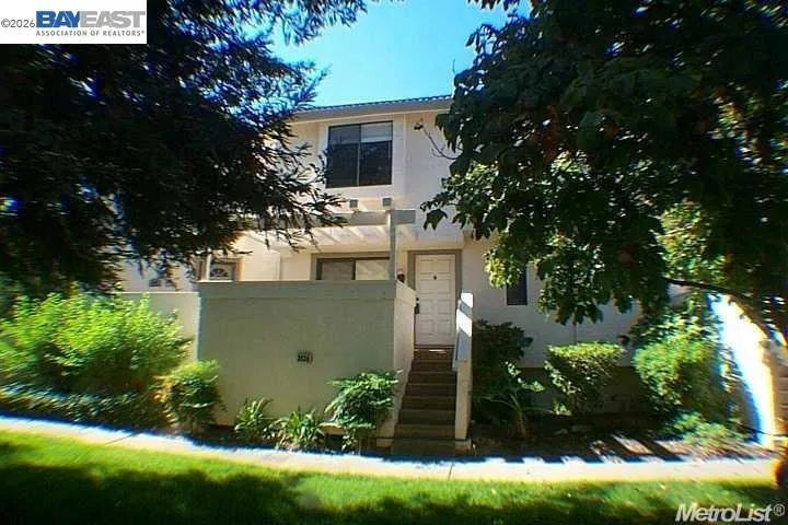 3036 Swallows Nest Drive, Sacramento, California 95833