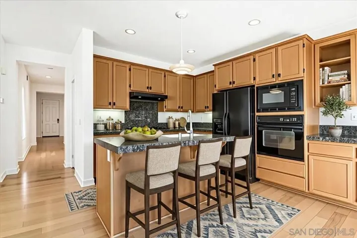 https://zimg.paragon.ice.com/ParagonImages/Property/PA/SDMLS/-531174/20/533/400/395a59c79f7bfabd00ae20ab792d2b22/3/1d7611f63a930ed09546608a910a65d2/-531174-d5e44d56-ab93-45e0-b57b-3a2d0d21d0a1.JPG