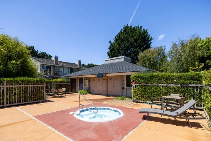 3850 Rio Road 78, Carmel, California 93923