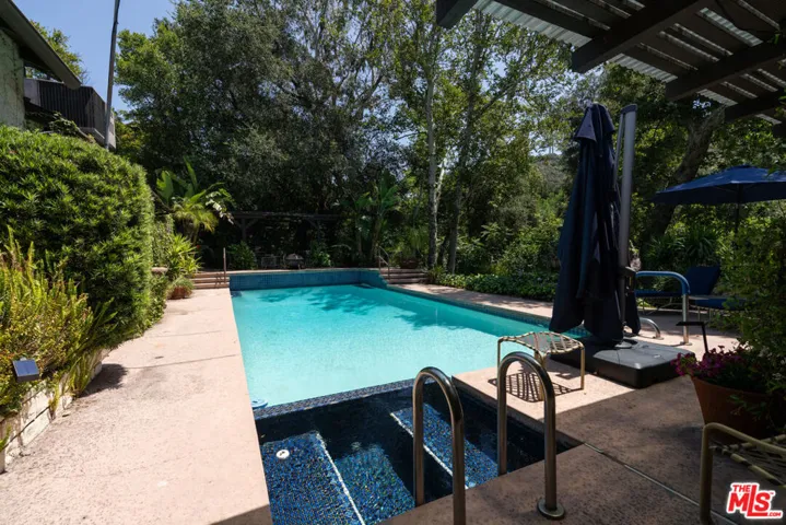 6320 Honolulu Avenue, Los Angeles, California 91214