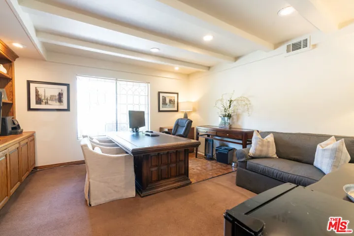 6320 Honolulu Avenue, Los Angeles, California 91214