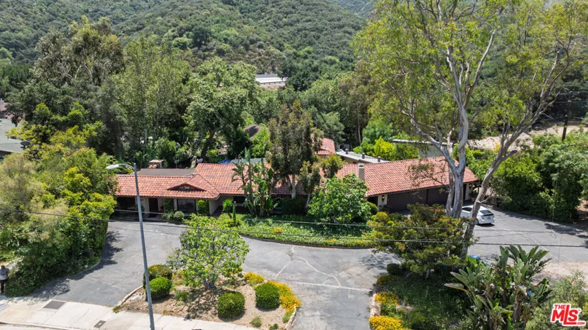 6320 Honolulu Avenue, Los Angeles, California 91214