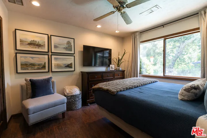 6320 Honolulu Avenue, Los Angeles, California 91214