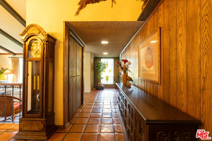 6320 Honolulu Avenue, Los Angeles, California 91214